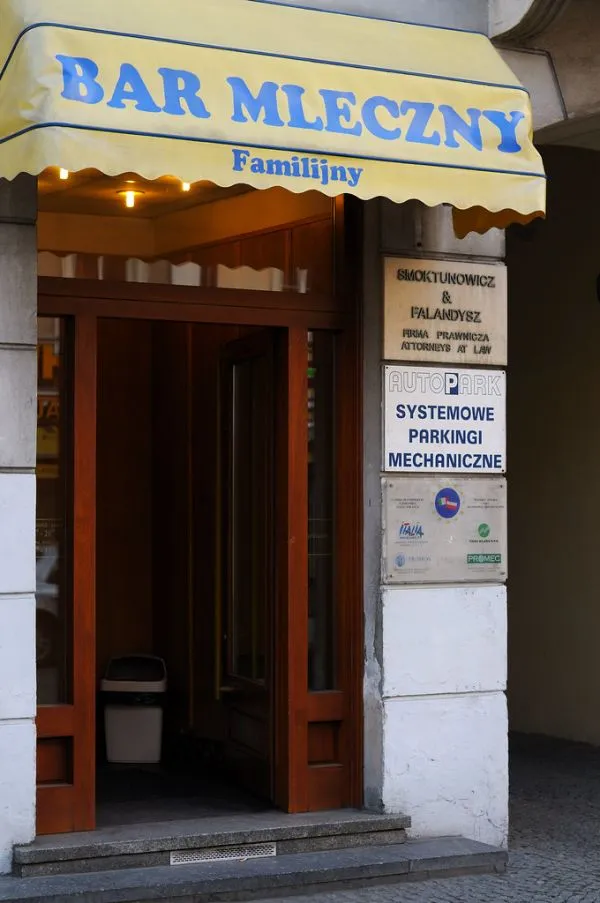 Milk bars (bar mleczny)