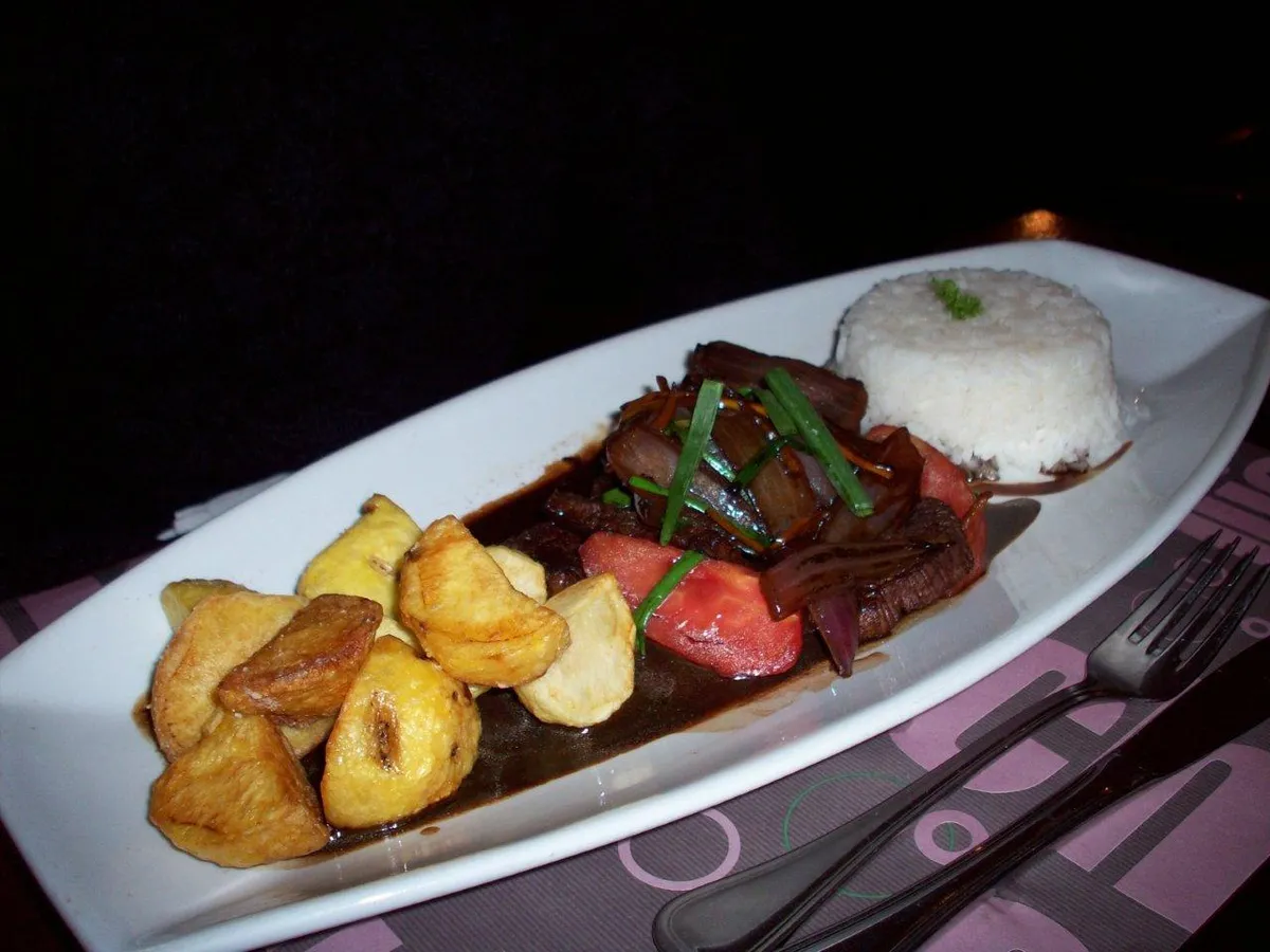 Lomo saltado