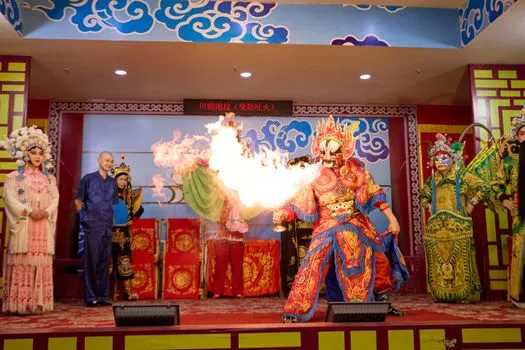 Sichuan opera and face-changing