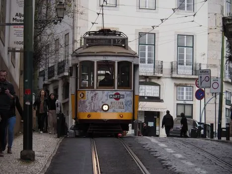 Tram 28