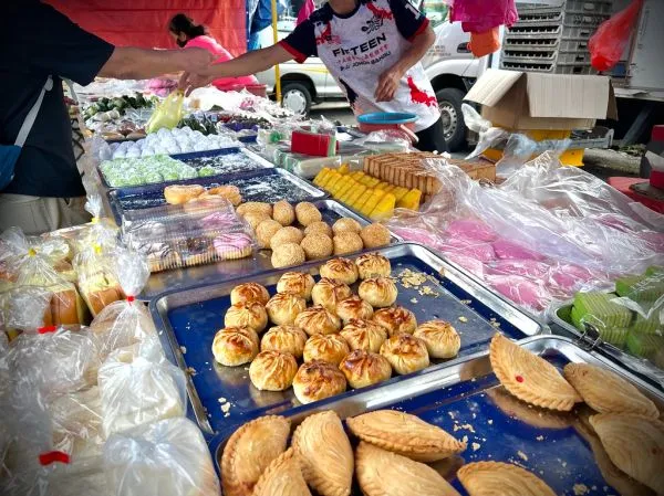 Night markets (pasar malam)