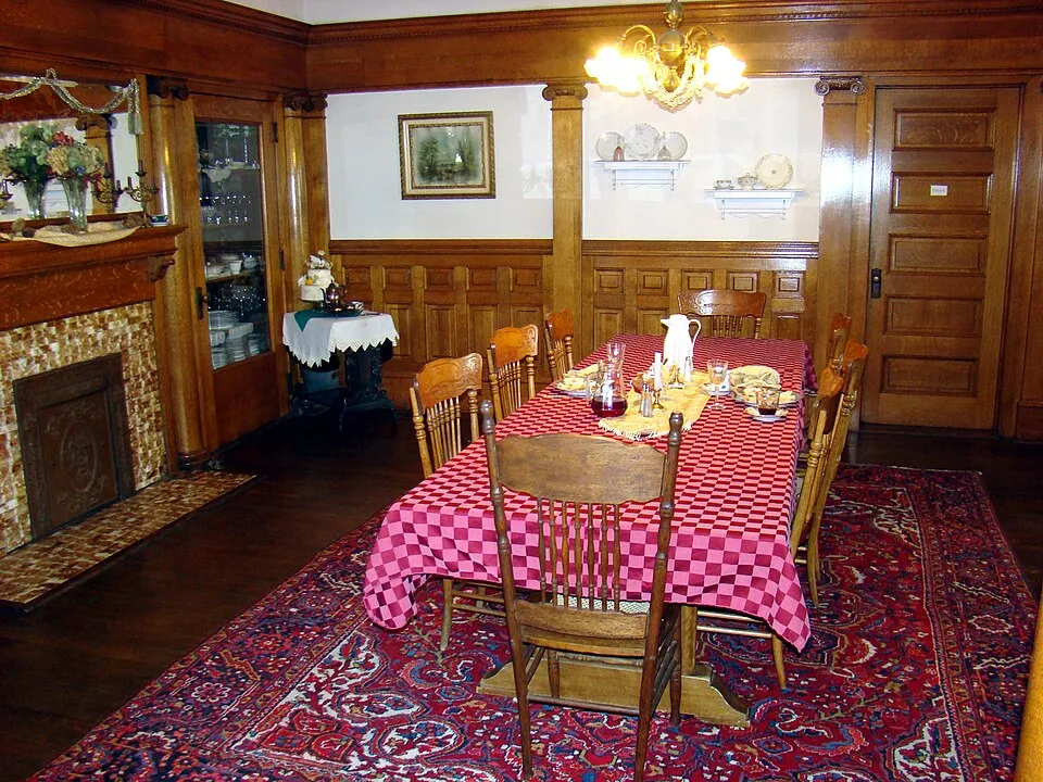 Late-night dining