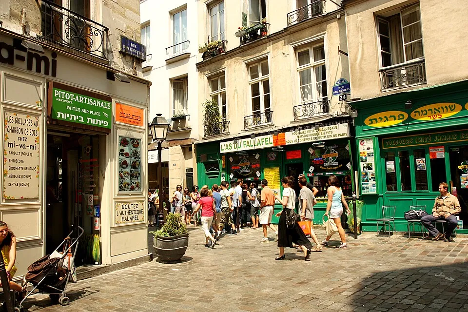 Falafel on rue des Rosiers