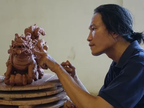 Clay figurine modelling