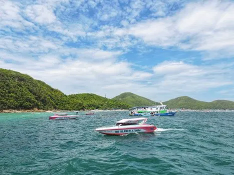 Ferry to Ko Lan