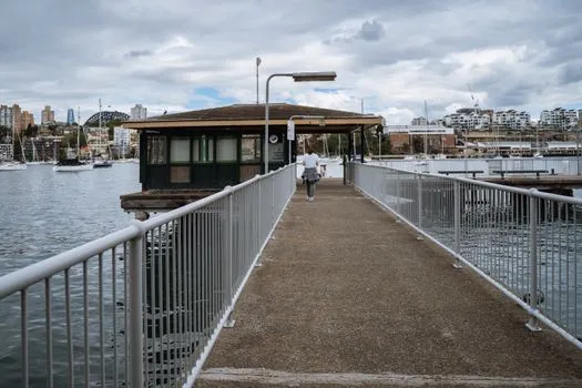 Walking the harbour