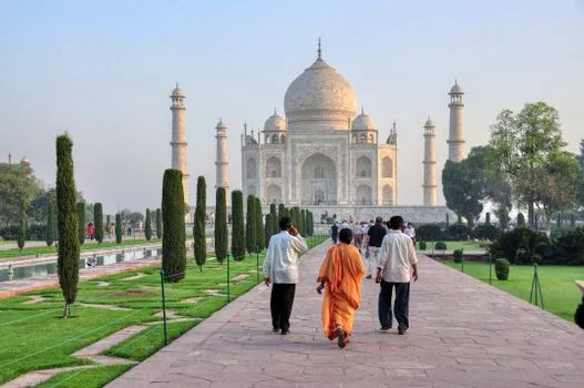 Walking the Taj Ganj lanes