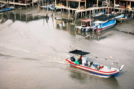 Seafood dining on stilts