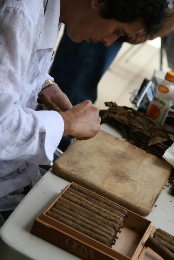 Cigar rolling