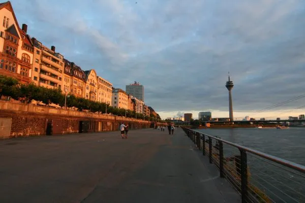 Rheinuferpromenade