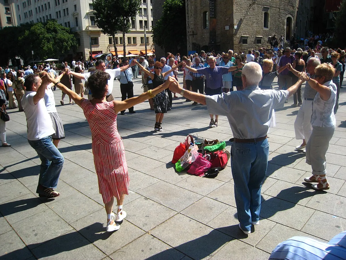 Sardana dancing