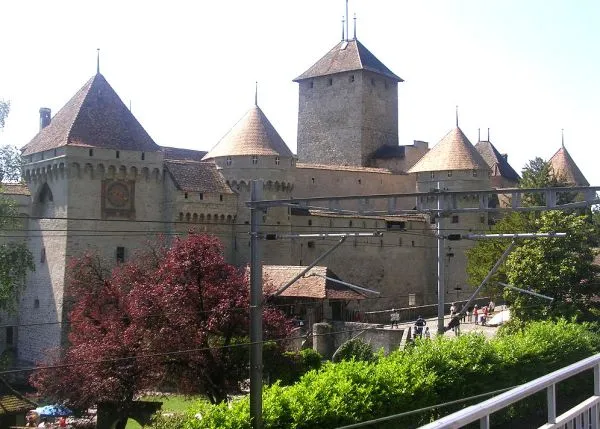 Trains to Lausanne and Montreux